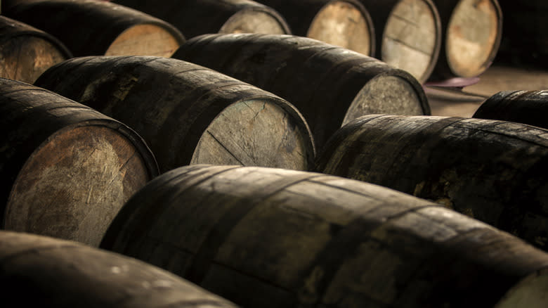 rum aging barrels