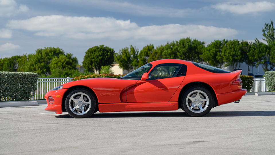 The 1997 Dodge Viper GTS from the side