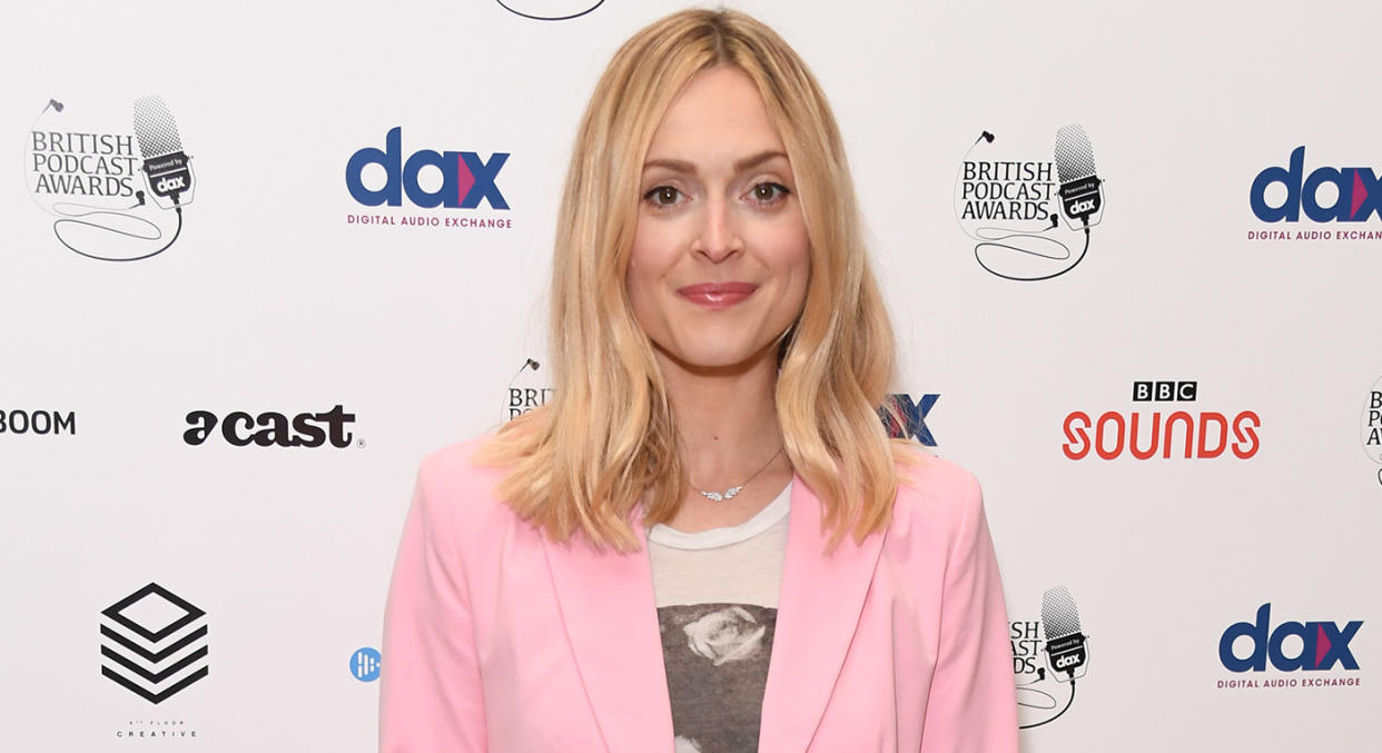 Fearne Cotton wears new Sweaty Betty Contour Leggings for home workout.