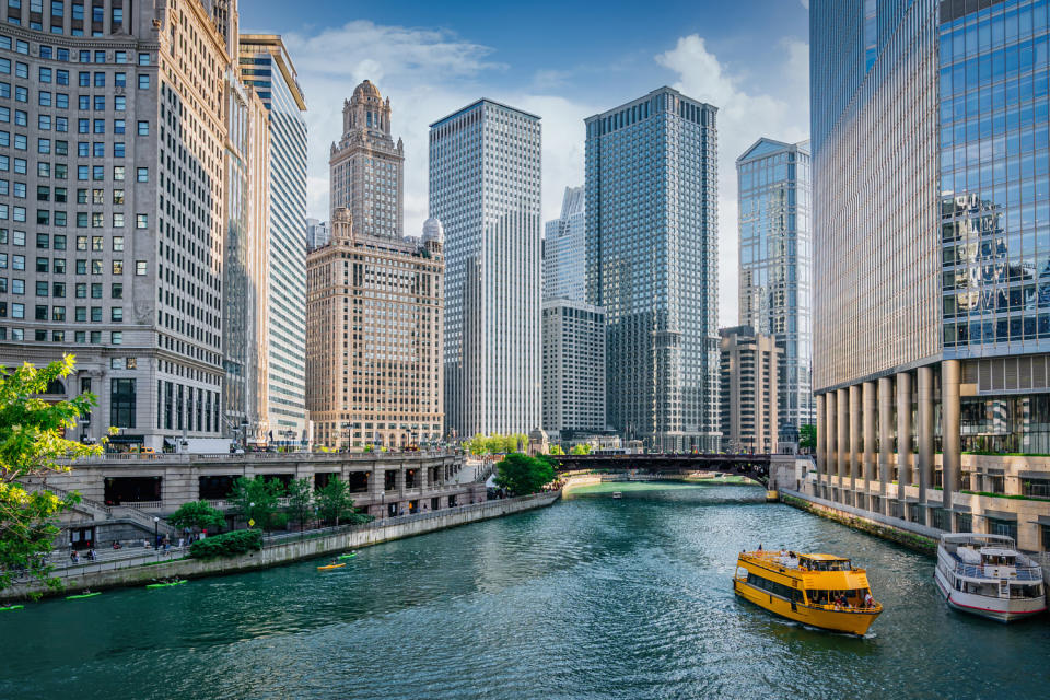 Chicago River Cityscape Water Taxi Tourboat Cruising in Summer (Mlenny / Getty Images)