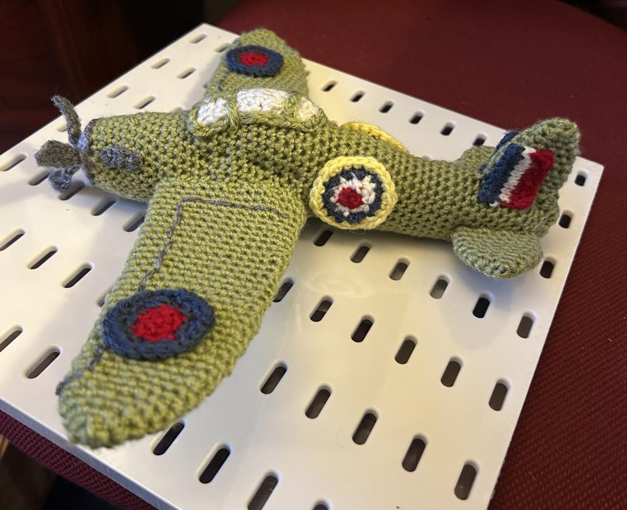 Crocheted plane 