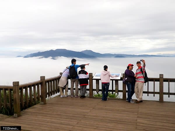 登觀音山硬漢嶺賞雲海，彷如人間仙境。<br /><br />（圖：觀光局北觀處提供）