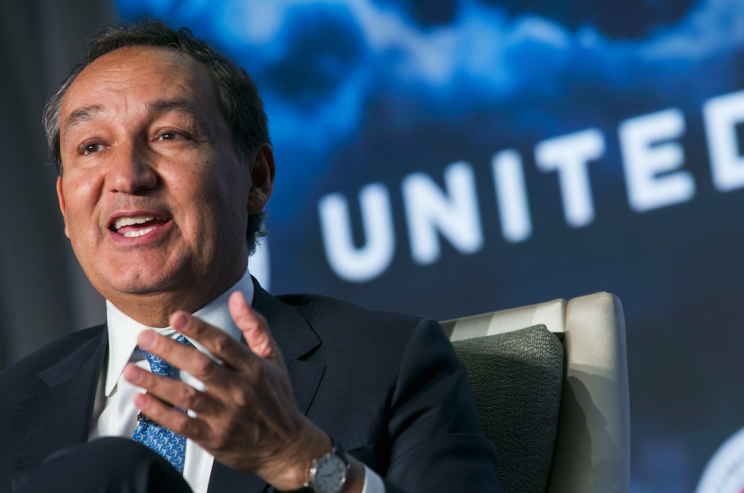 United Airlines boss Oscar Munoz needed two apologies to get it right (Picture: Rex)