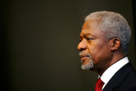 United Nations Secretary-General Kofi Annan ponders a point at a news conference, before addressing South Africa's parliament in Cape Town March 14, 2006. REUTERS/Mike Hutchings/Files