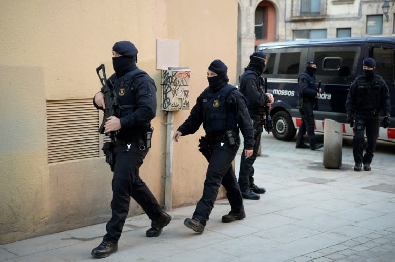 More than 100 officers were taking part in the counter-terrorism operation launched by the Catalan police against a cell suspected of preparing an attack