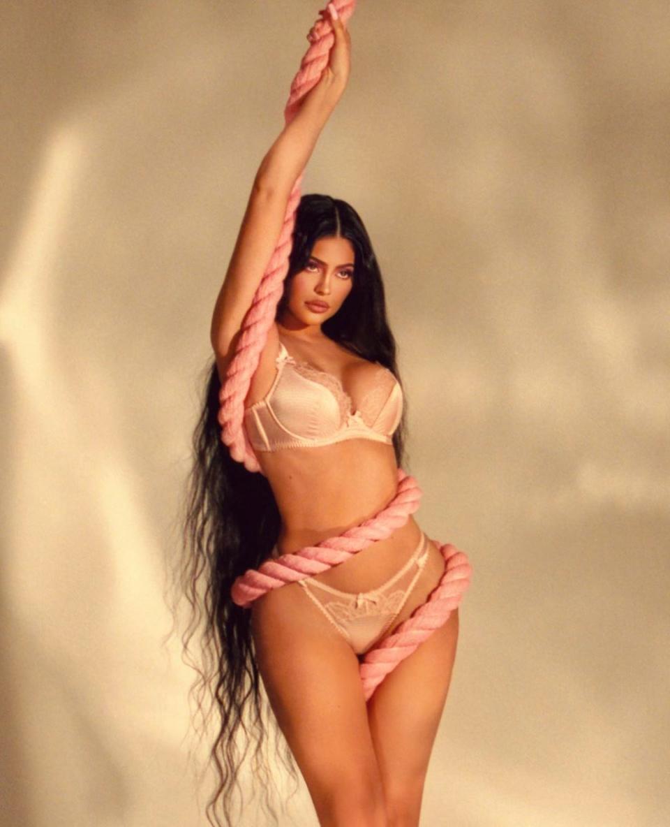 Kylie Jenner Stuns In Sexy Lingerie While Wrapped In A Large Pink Rope 