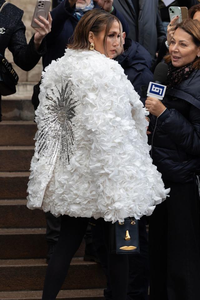 J.Lo Wears White Coat Made of 7,000 Rose Petals - PureWow