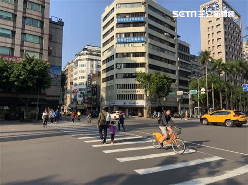 今天白天溫暖。（圖／記者陳宜加攝影）