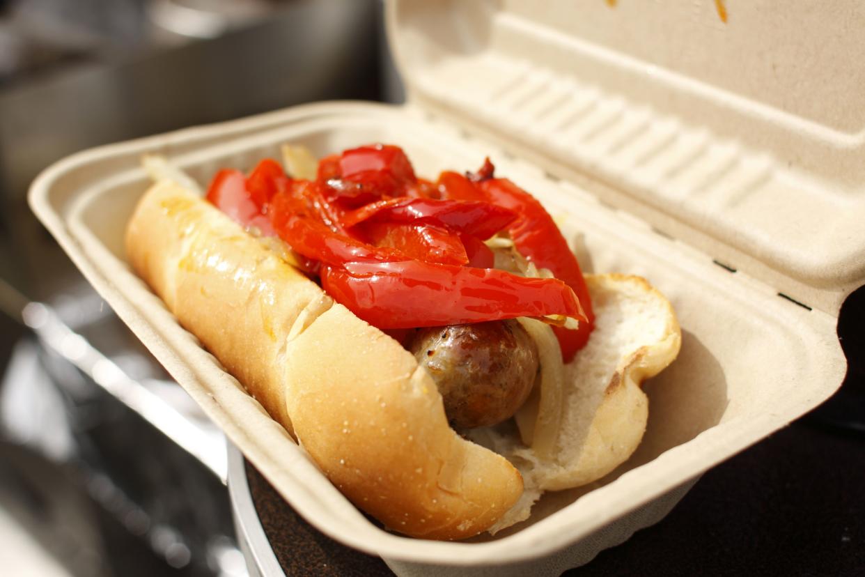 Hot dog with bell peppers