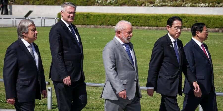 Lula da Silva (in a gray suit) in Hiroshima, May 21, 2023