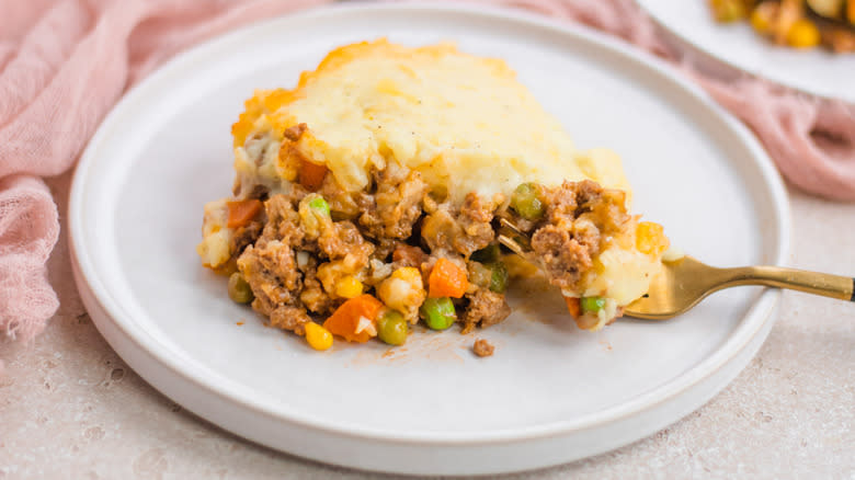 shepherd's pie on plate 