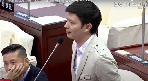 國民黨市議員質詢柯文哲「擔不擔心自己是下一個被罷免的市長」？