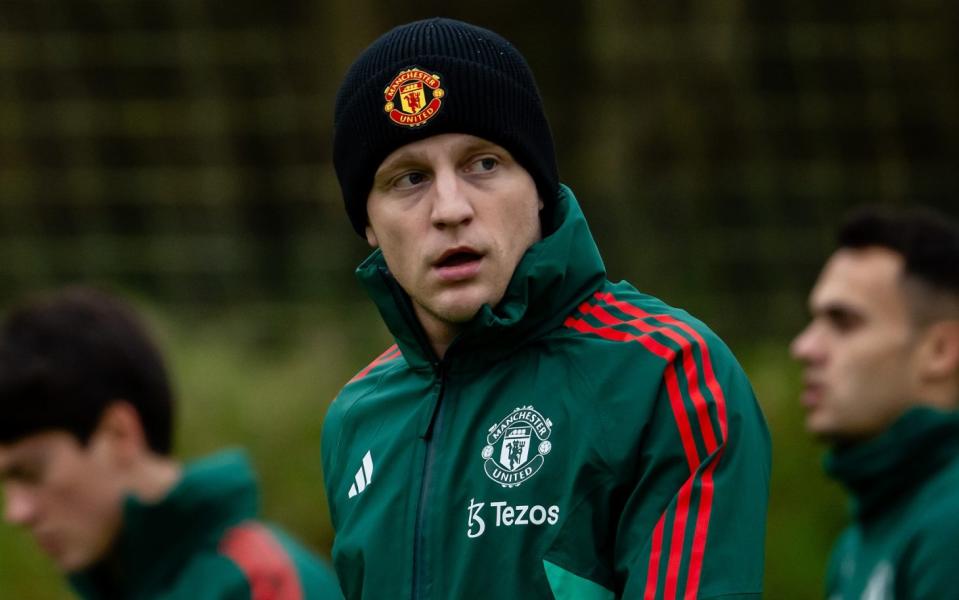 Donny van de Beek training with Manchester United