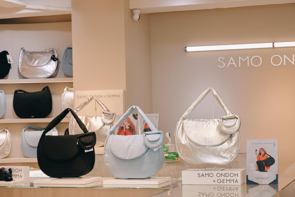 Puffy Bag (Silver、Black、 Denim)，售價：NT $4,360。圖片來源:SAMO ONDOH