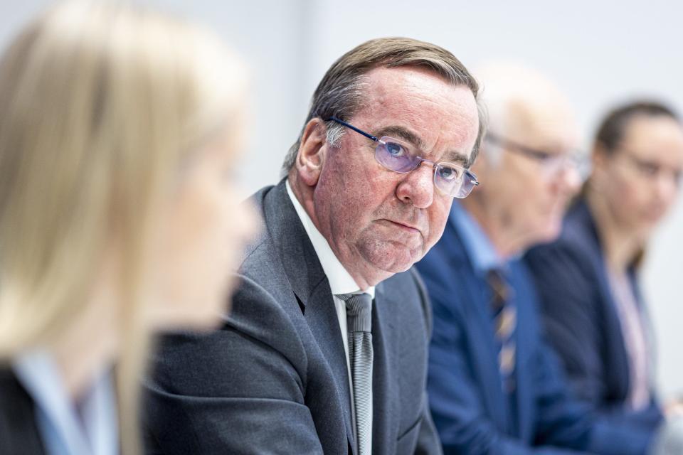 Boris Pristorius (SPD) übernimmt das Bundesverteidigungsministerium, nachdem Christine Lambrecht (SPD) am Montag zurückgetreten war. - Copyright: picture allianc/dpa/Moritz Frankenberg