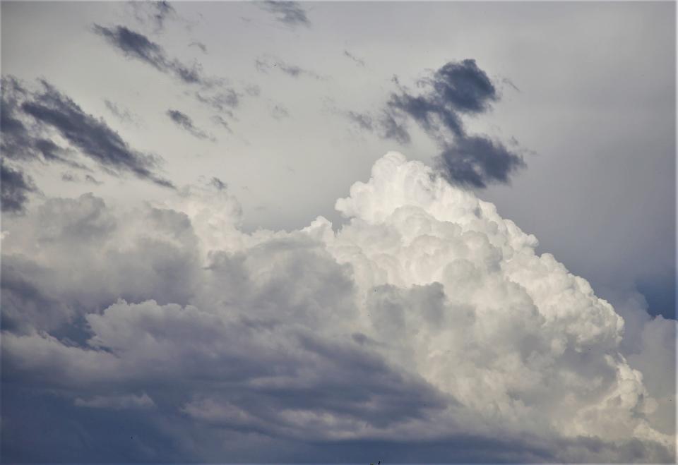 While storm clouds were a regular sight over San Juan County earlier this week, a return to hot, dry conditions is in the forecast in the coming days, according to the National Weather Service.