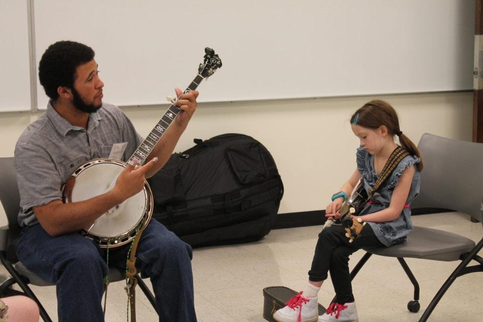 Most Junior Appalachian Musicians sessions have eight students to each instructor.