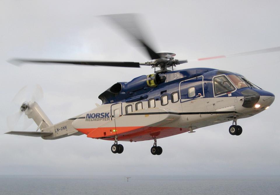 Curiosamente, en la lista de las aerolíneas que más están volando durante la pandemia aparece una empresa de helicópteros, Bristow Norway, que se encarga de transportar tripulación a instalaciones petroleras del Mar del Norte. El 12 de mayo realizó 78 operaciones. (Foto: <a href="http://commons.wikimedia.org/wiki/File:Norsk_Helikopter.png" rel="nofollow noopener" target="_blank" data-ylk="slk:Wikimedia Commons;elm:context_link;itc:0;sec:content-canvas" class="link ">Wikimedia Commons</a> / KS-U92 / <a href="http://creativecommons.org/licenses/by-sa/3.0/deed.en" rel="nofollow noopener" target="_blank" data-ylk="slk:CC BY-SA 3.0;elm:context_link;itc:0;sec:content-canvas" class="link ">CC BY-SA 3.0</a>).