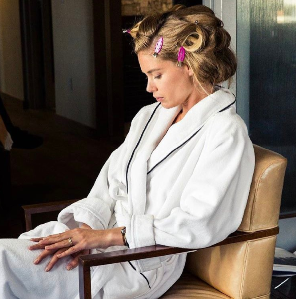 It's all about taking a moment to zen out before frocking up for Victoria's Secret model Doutzen Kroes.