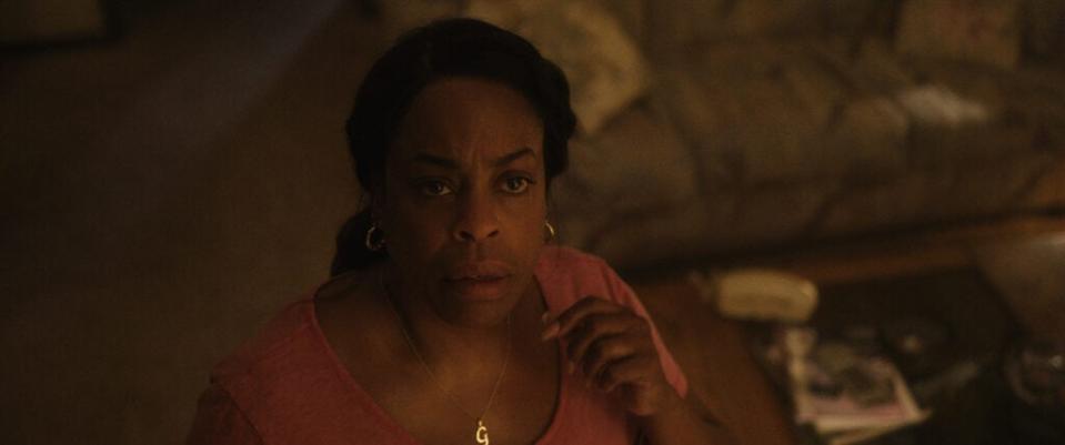 Dahmer. Monster: The Jeffrey Dahmer Story. Niecy Nash as Glenda Cleveland in episode 107 of Dahmer. Monster: The Jeffrey Dahmer Story. Cr. Courtesy Of Netflix © 2022