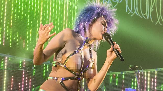 Miley Cyrus Porn Bondage - NSFW! Miley Cyrus Gets Naked - Kind Of - On Stage for First 'Dead Petz'  Performance