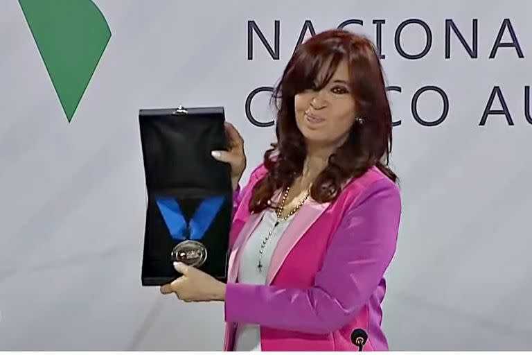 Cristina Kirchner recibió el título honorífico de la Universidad del Chaco Austral, el viernes pasado