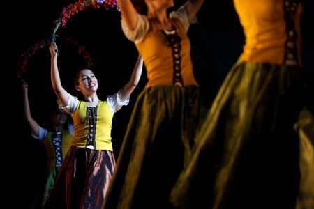 Dancers perform during "A Night in Vienna" in Amman, Jordan, November 27, 2018. REUTERS/Muhammad Hamed