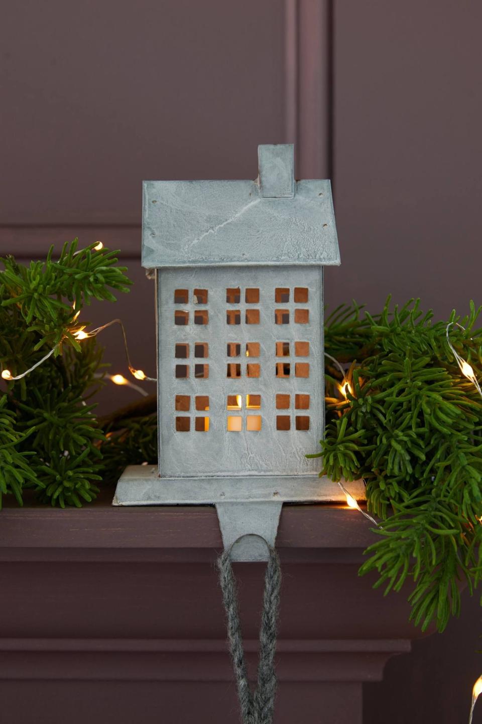 6) Concordville Zinc House Stocking Holder