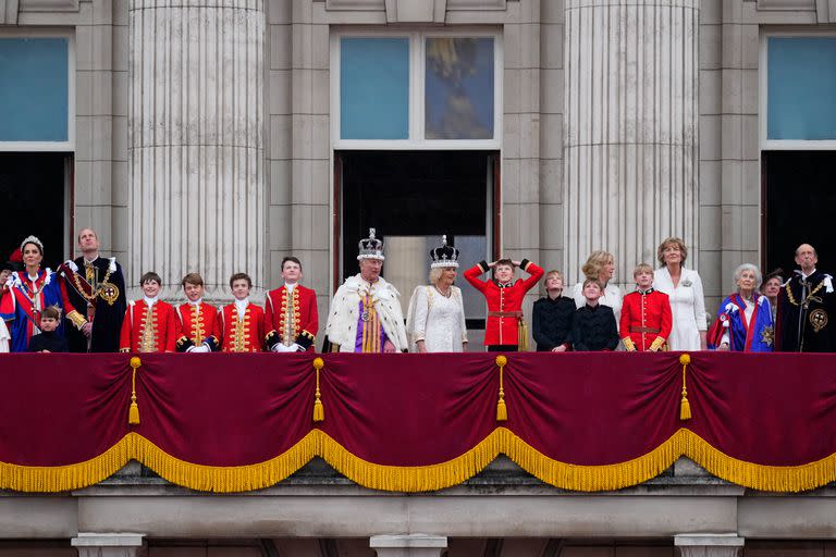 Saludo en el balcón del Palacio de Buckingham