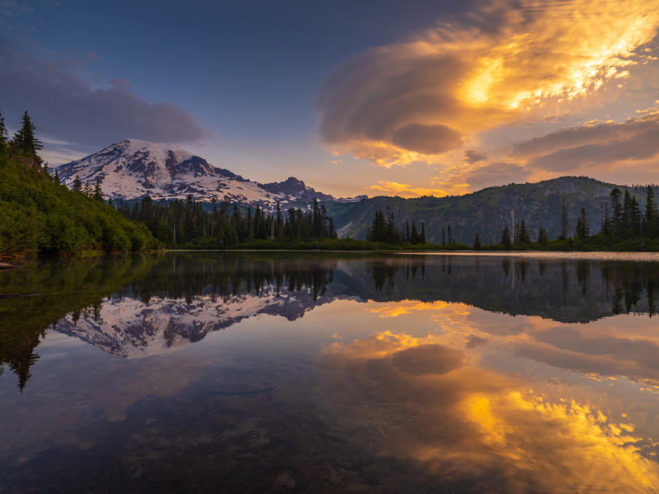 a wide view of the lake and Mount Rainier