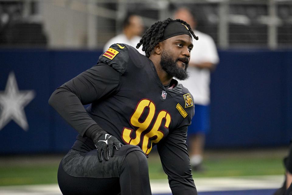 Washington Commanders defensive end James Smith-Williams (96) warms up before the game between the <a class="link " href="https://sports.yahoo.com/nfl/teams/dallas/" data-i13n="sec:content-canvas;subsec:anchor_text;elm:context_link" data-ylk="slk:Dallas Cowboys;sec:content-canvas;subsec:anchor_text;elm:context_link;itc:0">Dallas Cowboys</a>. Mandatory Credit: Jerome Miron-USA TODAY Sports
