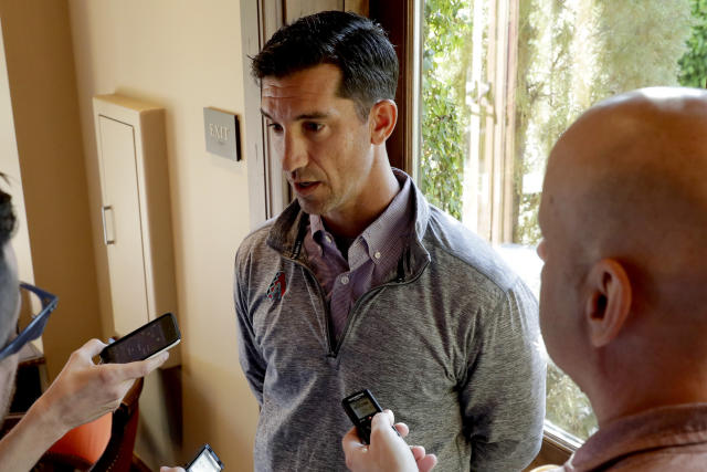 Arizona Diamondbacks' GM, wife navigate unique situation