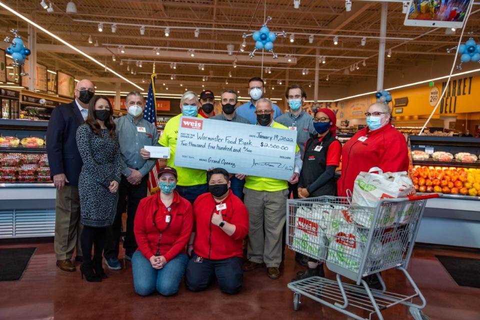 Participating in the opening of the new Weis supermarket in Warminster are (top row, from left): Warminster Supervisor Mark McKee, State Representative Meghan Schroeder, Warminster Food Bank Assistant Director Patrick McCay, food bank Director Mike Cerino, and Weis Markets staff members.