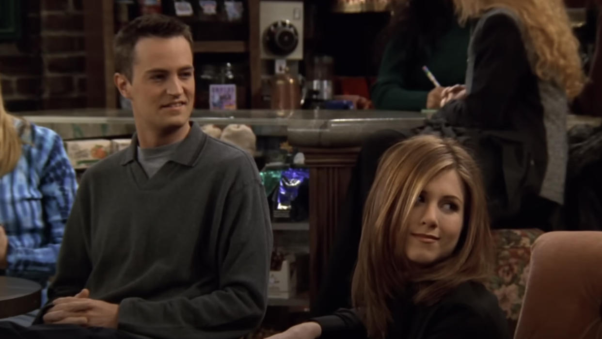  Matthew Perry and Jennifer Aniston on Friends. 