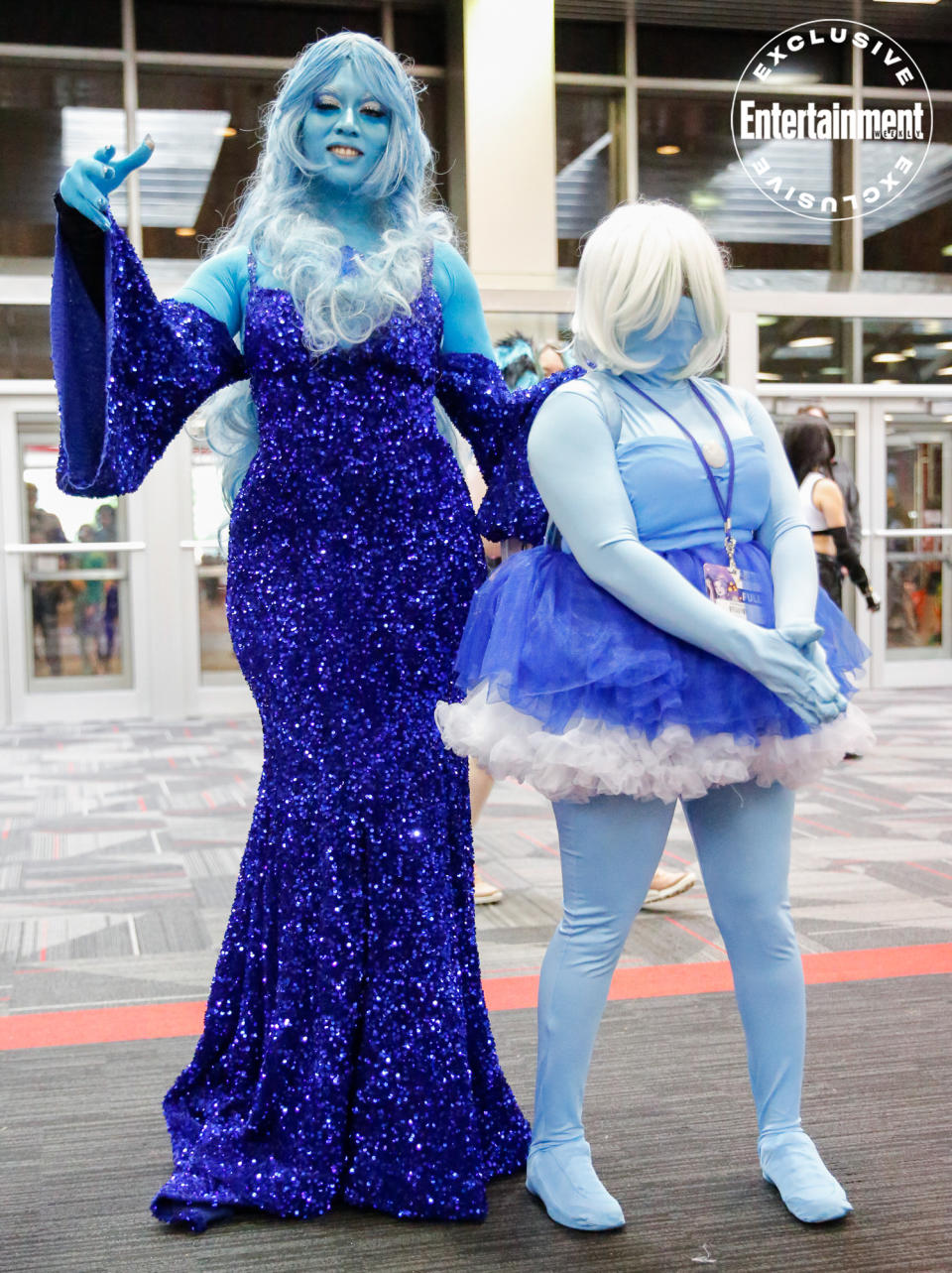 Blue Diamond and Blue Pearl from <em>Steven Universe</em> cosplayers