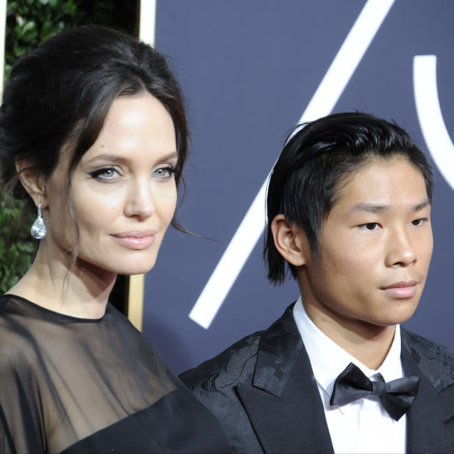 Angelina Jolie y su hijo Pax credit:Bang Showbiz