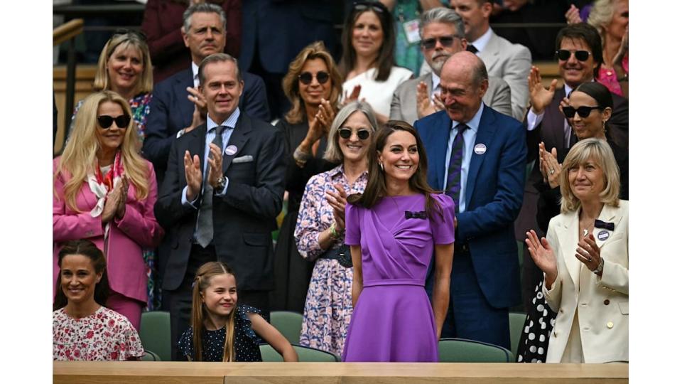 princess kate receives standing ovation at wimbledon