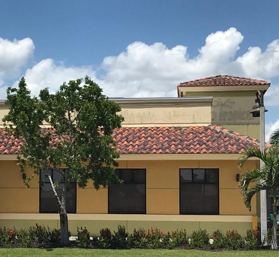 in the Know: Estero's Pollo Tropical on U.S. 41 in April 2023 after closing and the signs removed.