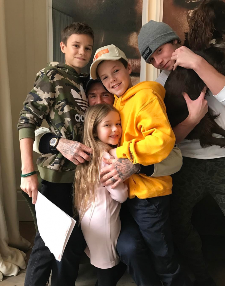 David Beckham hugs his kids. (Photo: Instagram)