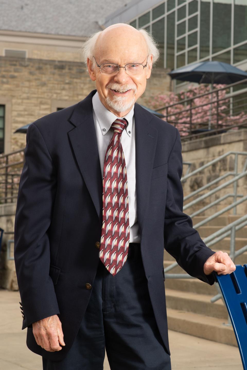 Washburn law professor Myrl Duncan has announced his retirement from the institution after 45 years of teaching.