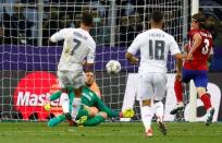 Soccer Football - Atletico Madrid v Real Madrid - UEFA Champions League Final - San Siro Stadium, Milan, Italy - 28/5/16 Real Madrid's Cristiano Ronaldo shoots at goal Reuters / Kai Pfaffenbach