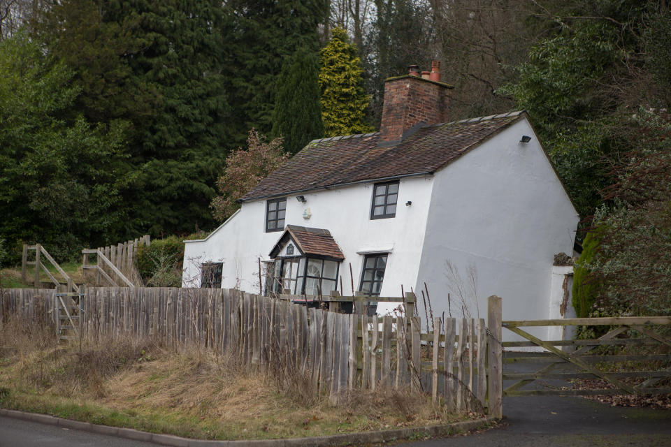 Lloyds Cottage in Jackfield, Shropshire is a unique two-bedroom cottage on the banks of the River Severn, infamous due to its extreme incline. 