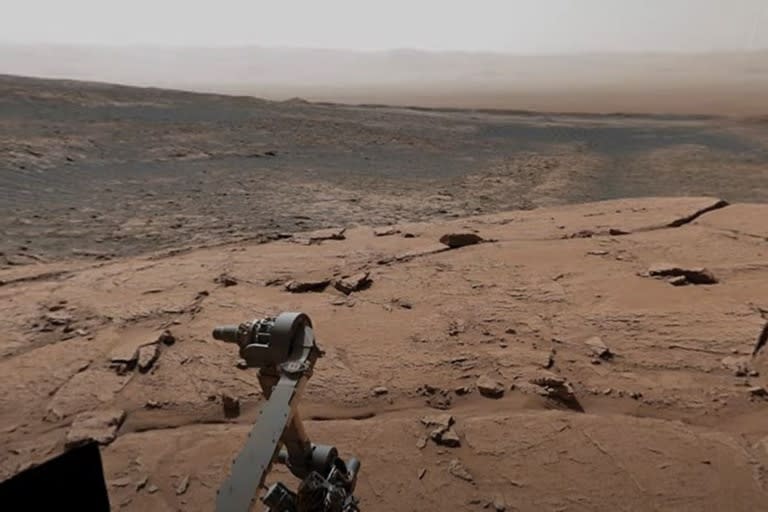 Panorámica del cráter Gale de Marte tomada por el rover Curiosity desde el Monte Sharp