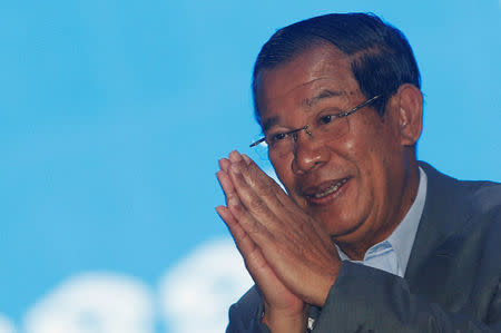 Cambodia's Prime Minister Hun Sen arrives to attend the Cambodian People's Party (CPP) congress in Phnom Penh, Cambodia January 19, 2018. REUTERS/Samrang Pring