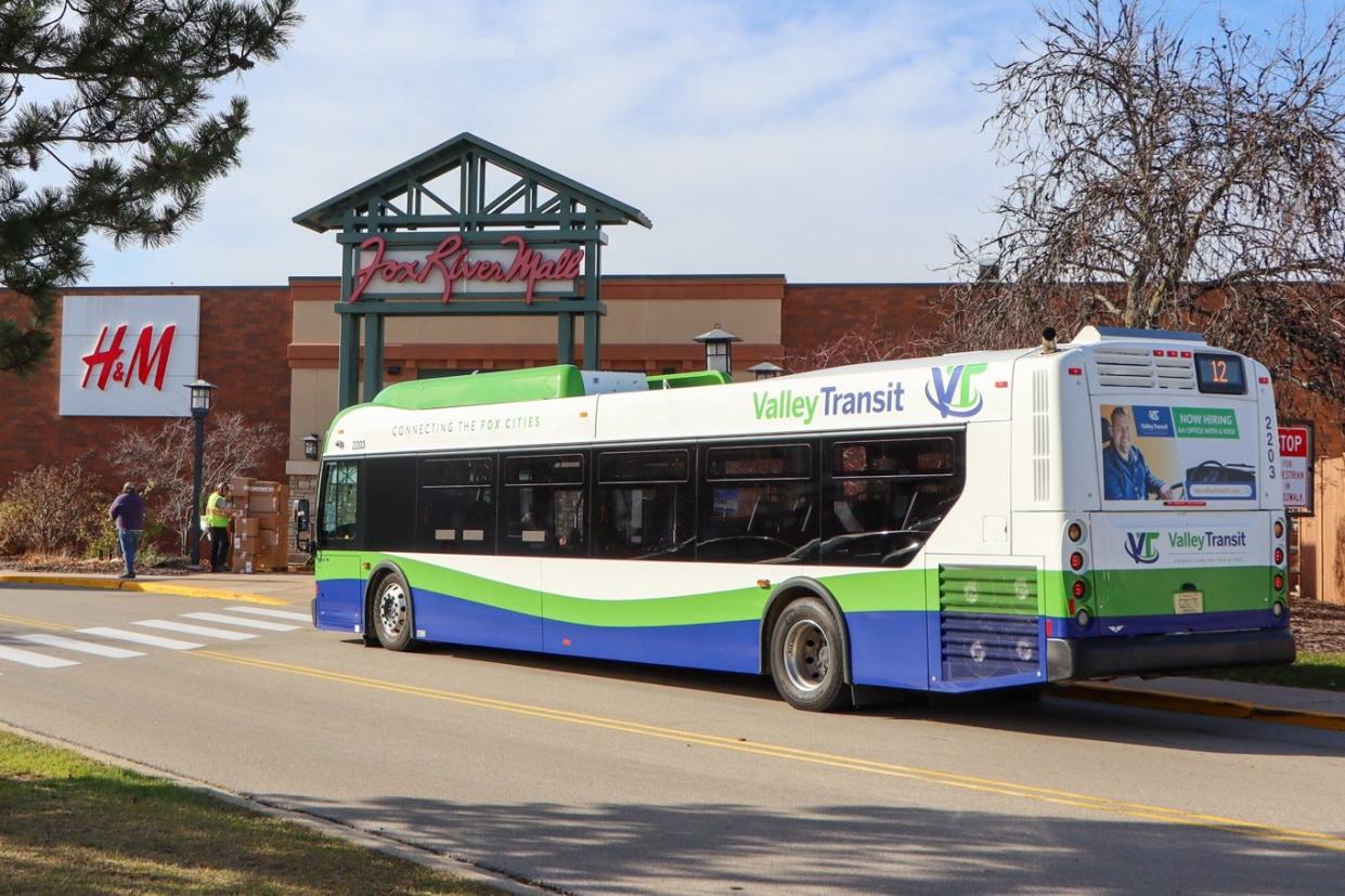 Valley Transit buses don't connect to Appleton International Airport in Greenville, but VT Connector can bridge the gap.
