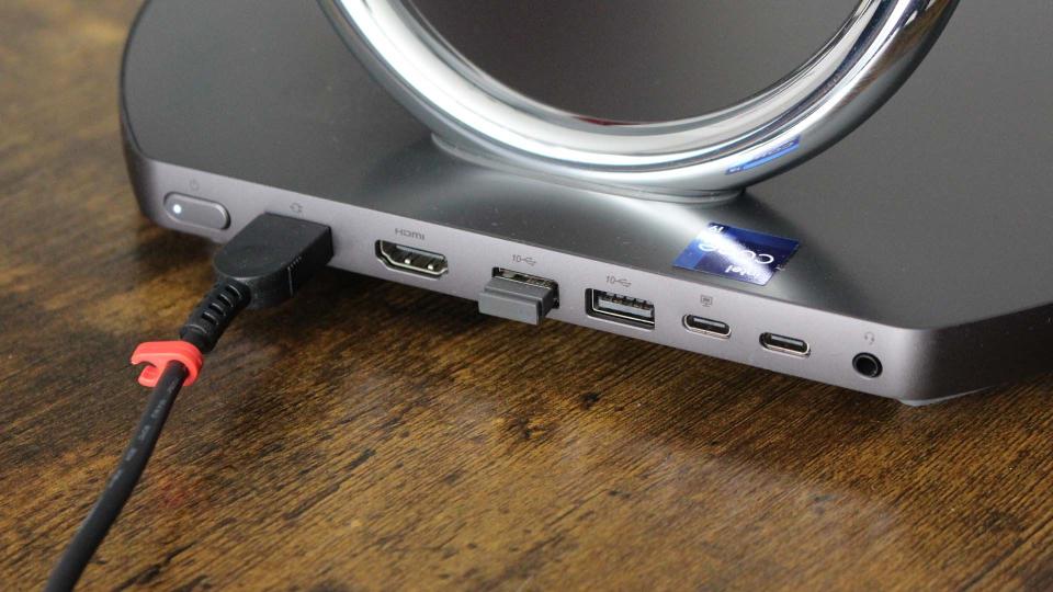 Lenovo Yoga AiO 9i Ports