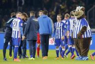 Football Soccer - Hertha Berlin v Borussia Dortmund - German Bundesliga - Olympiastadion, Berlin, Germany - 06/02/16 Hertha Berlin's players after the match REUTERS/Fabrizio Bensch