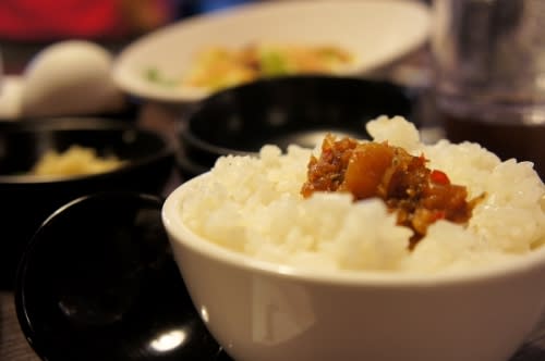 【基隆美食】料多美味高CP值的築火鍋