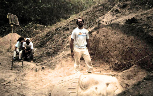 <span class="caption">Jay Silverstein with an Olmec head he helped discover in Mexico in 1994.</span> <span class="attribution"><span class="source">Jay Silverstein</span>, <span class="license">Author provided</span></span>