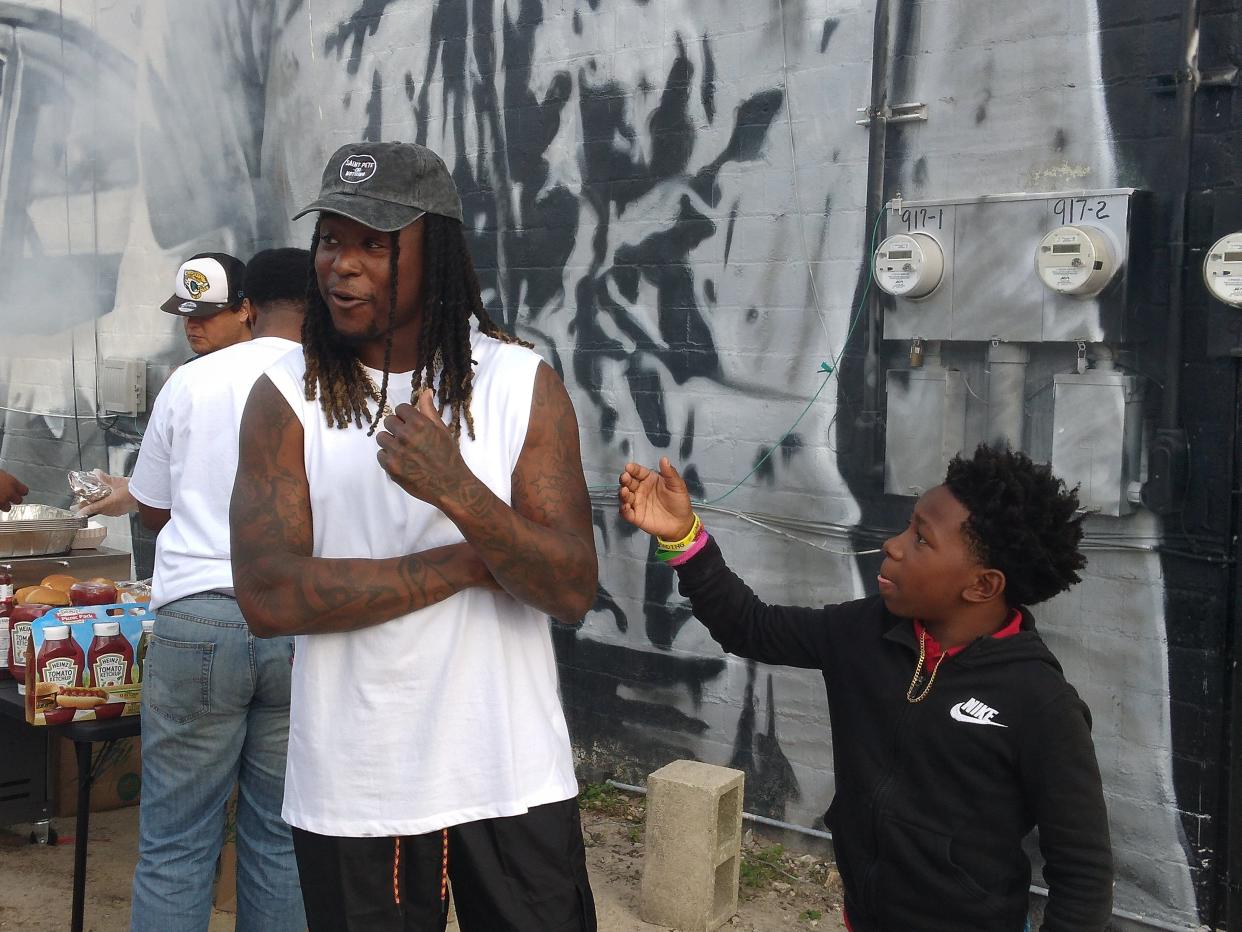 Jacksonville Jaguars cornerback Shaquill Griffin hosted a barbecue with the Eastside Brotherhood Club to interact with the residents on Jacksonville Eastside, which is just more than a mile away from TIAA Bank Field.